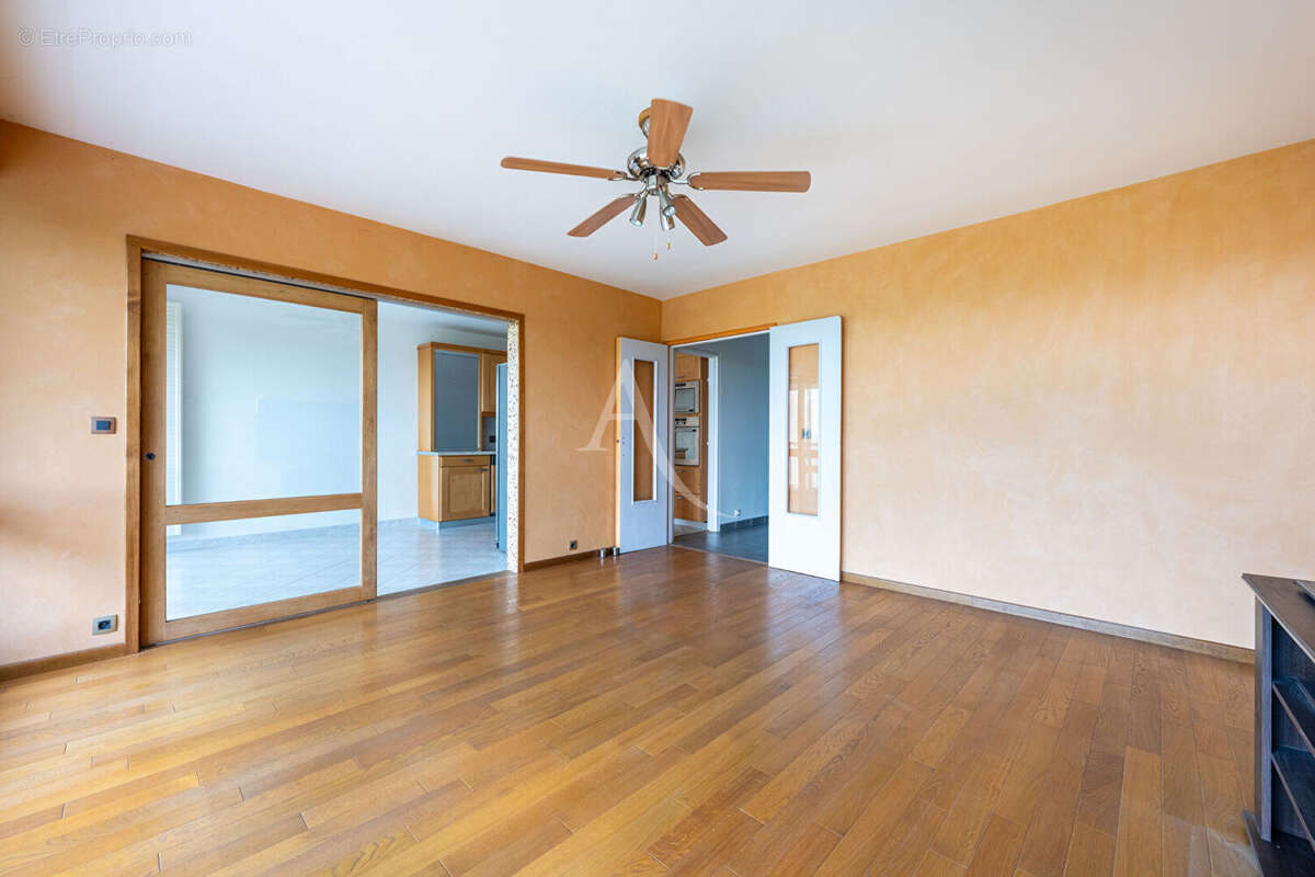 Appartement Préfecture Cergy Pontoise 5 pièce(s) 90 m2 - photo 2