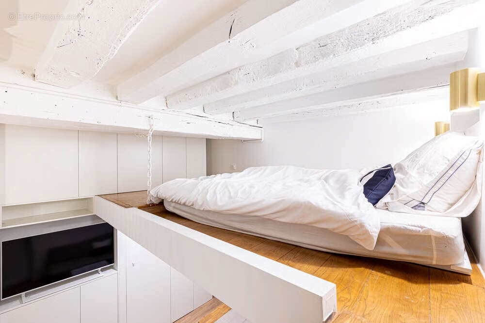 Appartement à PARIS-4E