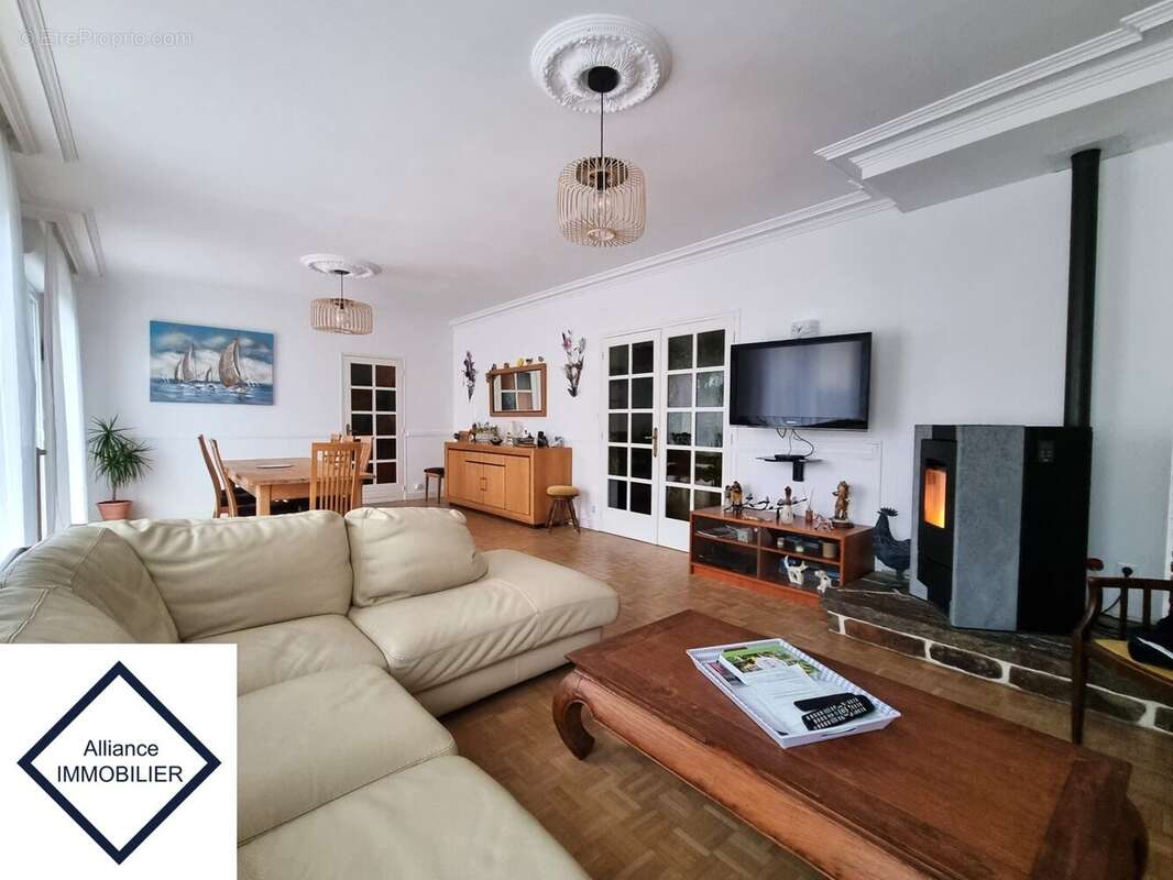 Maison à MONTAUBAN-DE-BRETAGNE