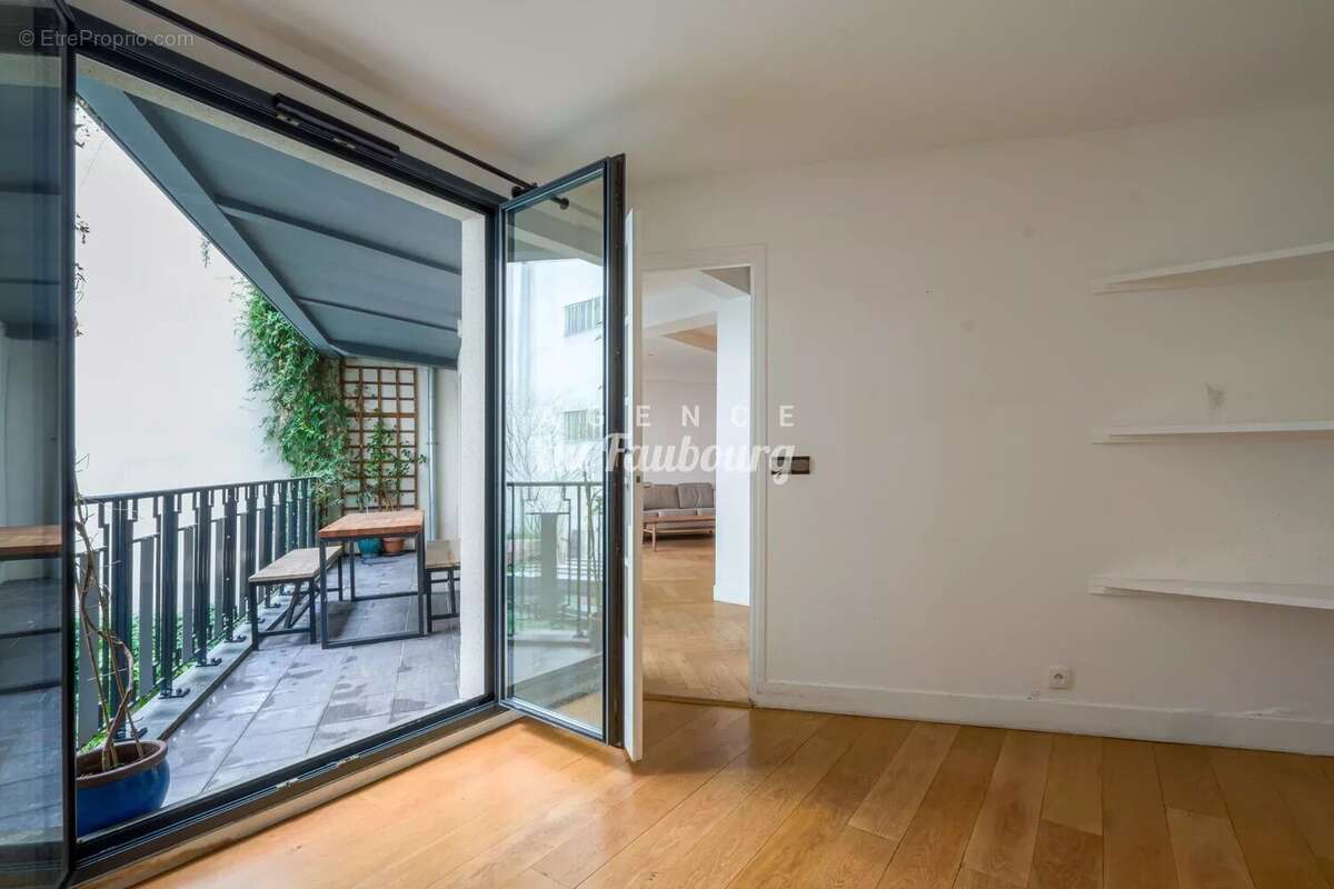 Appartement à PARIS-10E