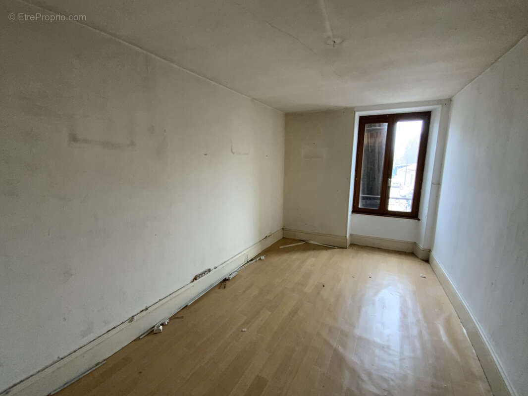 Appartement à LUXEUIL-LES-BAINS