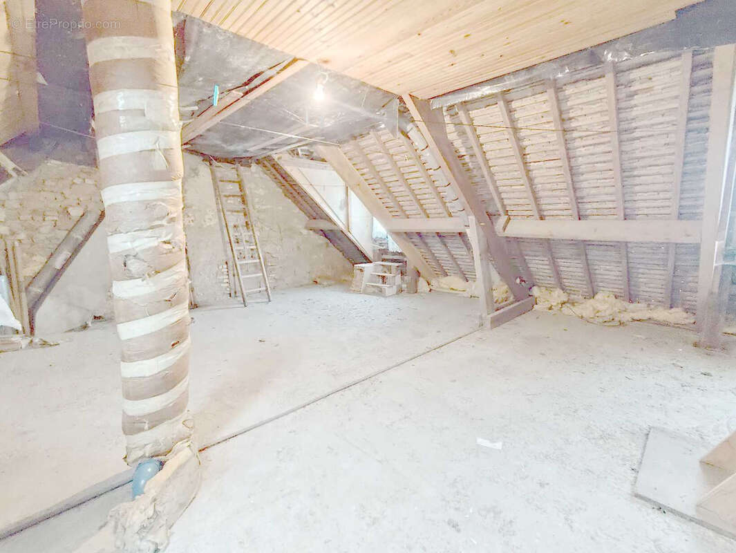 Maison à SAINT-VICTEUR