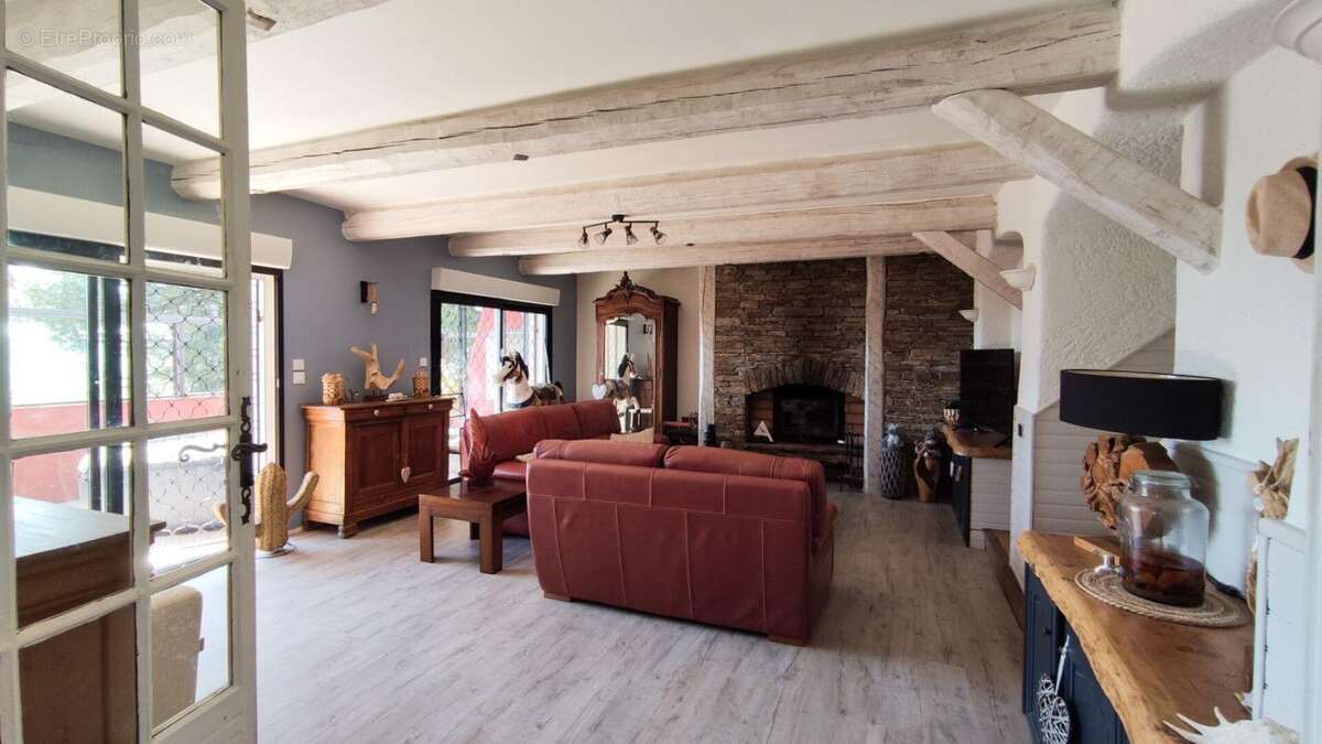 COUP DE COEUR BORMES Superbe  Propriété 360 m2 /2155m²  piscine garages parkings - photo 10