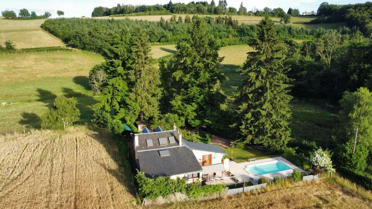 Maison à MOUX-EN-MORVAN