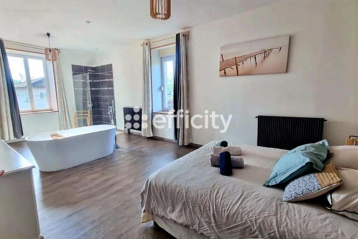 Appartement à CLUNY