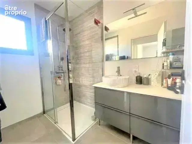 Maison de plain-pied F4 - Garage - Stationnements - photo 6