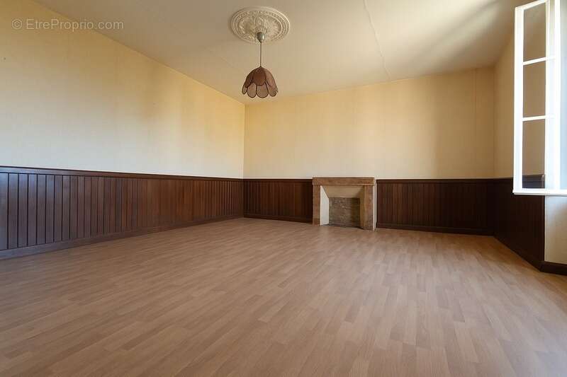 Maison à SAINT-MARTIN-DE-SAINT-MAIXENT