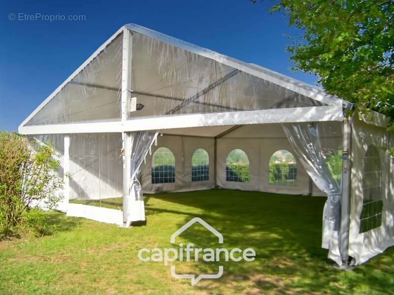 Commerce à SAINTE-LIVRADE-SUR-LOT