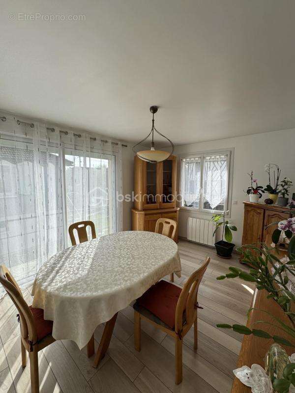 Pavillon 4 chambres avec sous-sol total et grenier aménageable — Fresneaux-Montchevreuil - photo 5