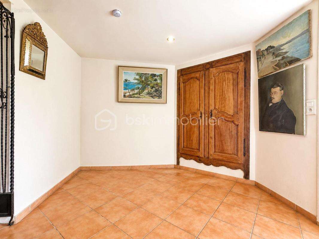  montady – villa 184 m² – 2 appartements – terrain 367 m² – garage – panneaux solaires - photo 7