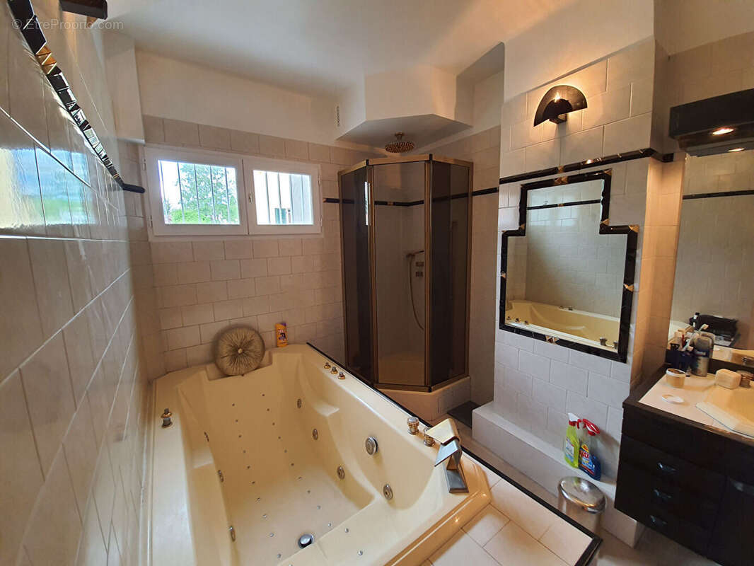 Maison à MONTLIGNON