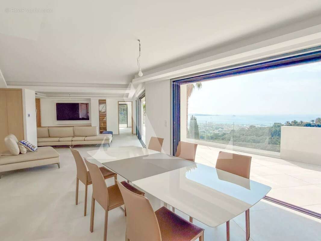 Vue mer panoramique - villa d'architecte de 245 m2 - photo 4