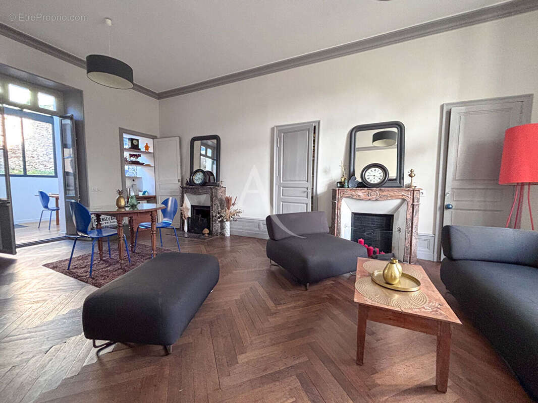 Maison à CHATEAU-GONTIER