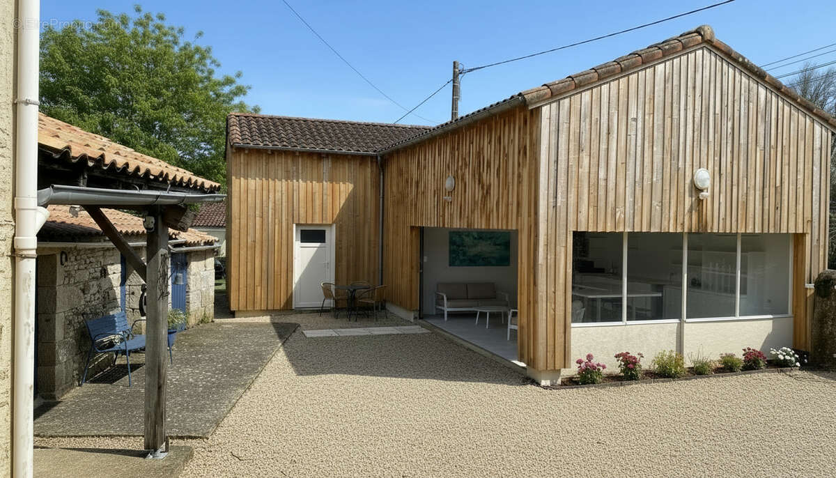 Maison à LA CRECHE