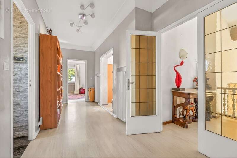 Maison à CHATEAUNEUF-LES-MARTIGUES