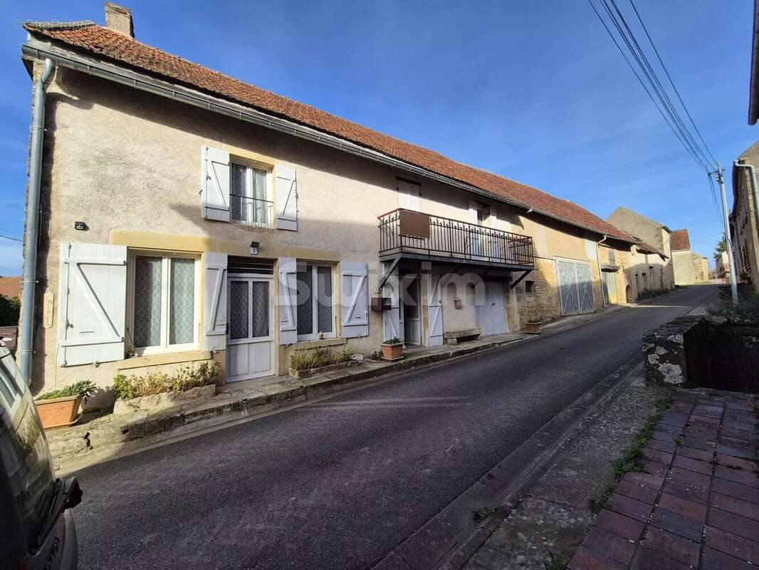 Maison à METZ-LE-COMTE