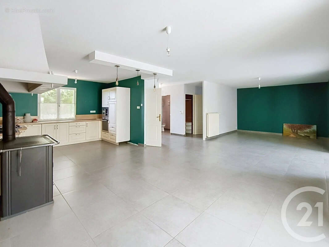 Maison 180 m² à Arces-Dilo  - photo 2