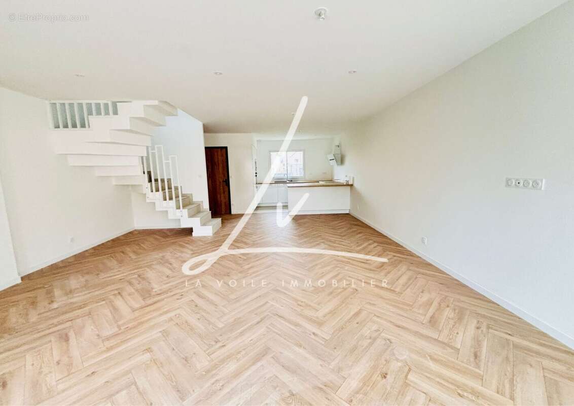 Maison à BRETTEVILLE-SUR-LAIZE