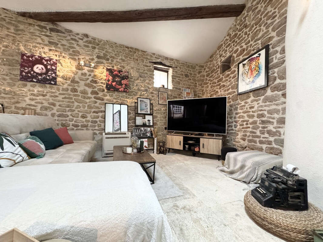 Maison à GALLARGUES-LE-MONTUEUX