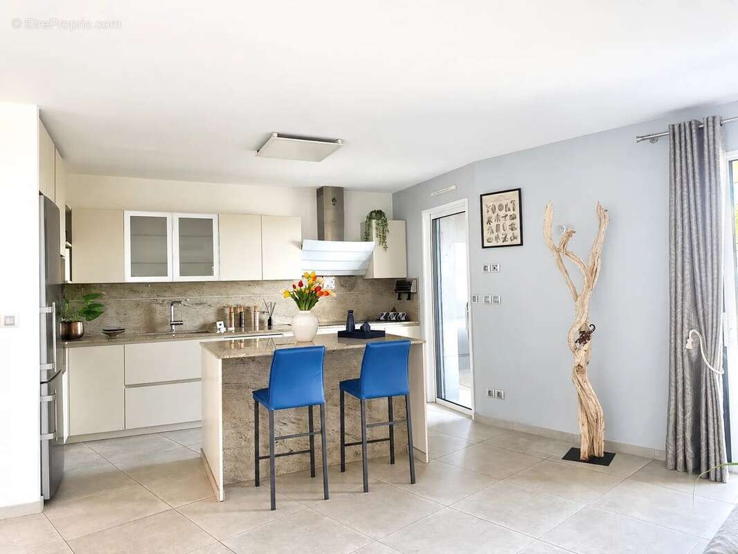 Hyères – Appartement esprit d’une villa, vue mer, jardin et double garage - photo 9