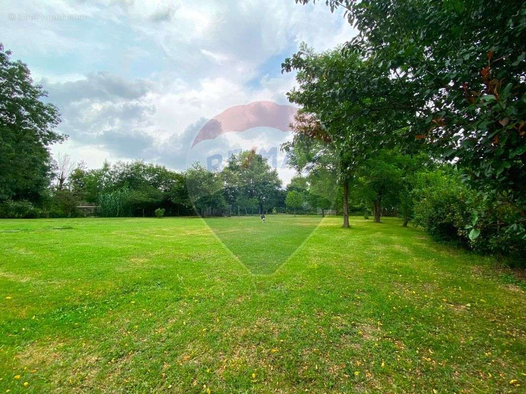 Maison à LA GRIPPERIE-SAINT-SYMPHORIEN