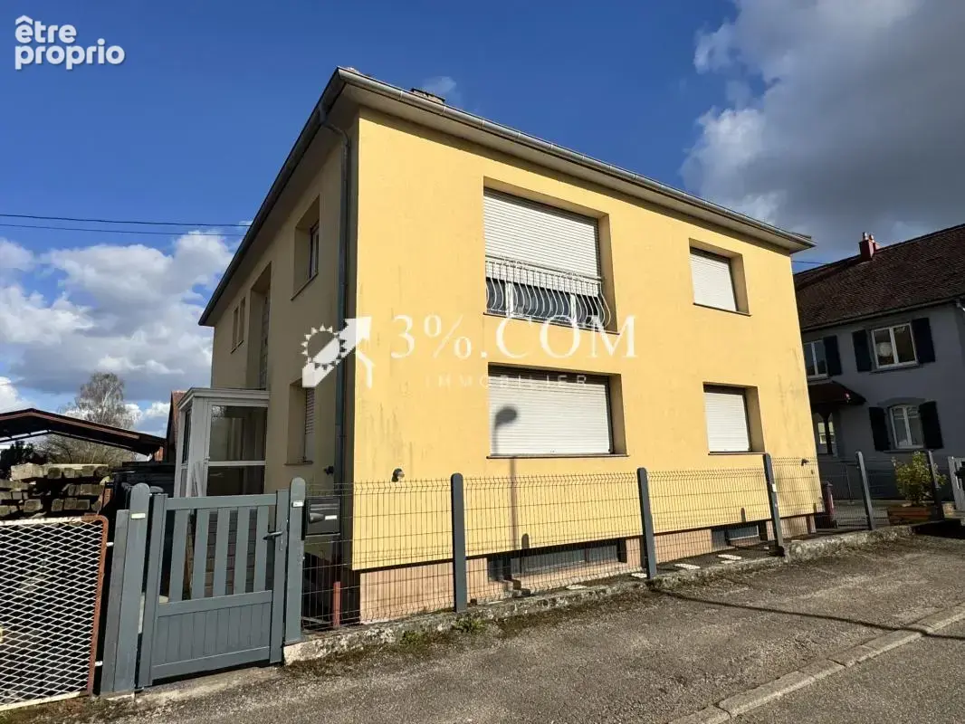 3%COM Grand F4 avec balcon - cour et caves - photo 9