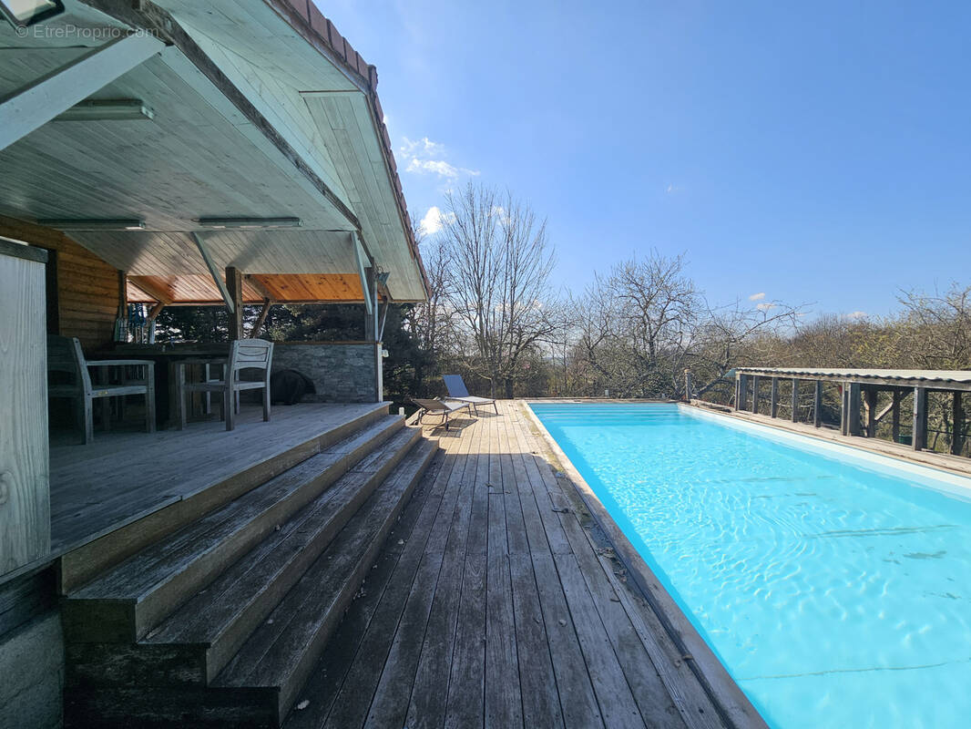 Maison à MONTFALCON