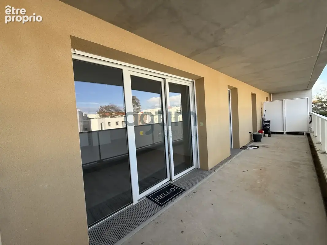 MONTAIGU CENTRE   Appartement T3 avec terrasse et parking - photo 8