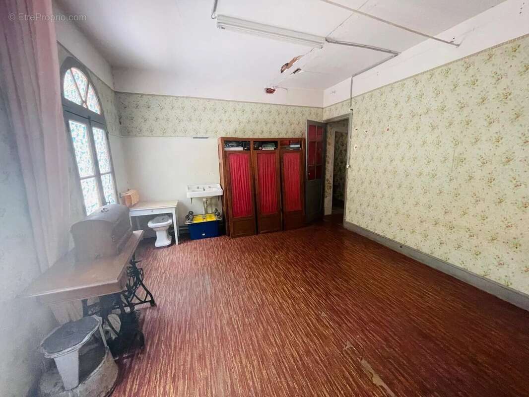 Plateau à rénover avec accès indépendant – Fort potentiel d'aménagement - photo 2