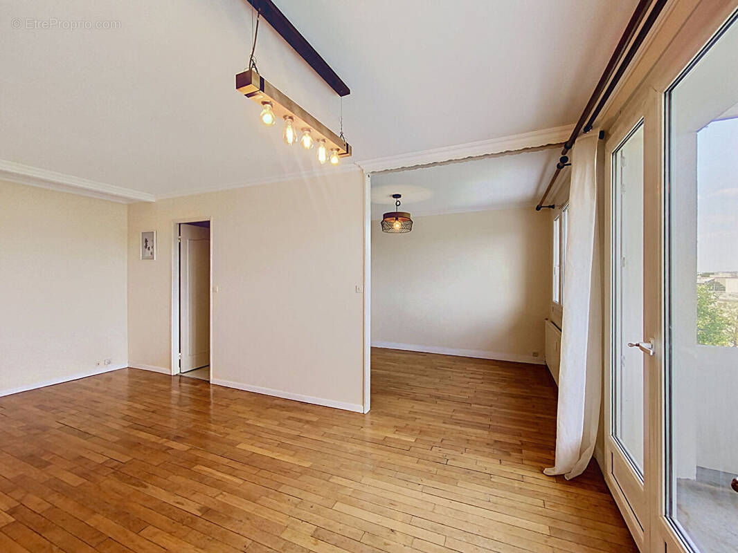 Appartement à SAINT-MAUR-DES-FOSSES