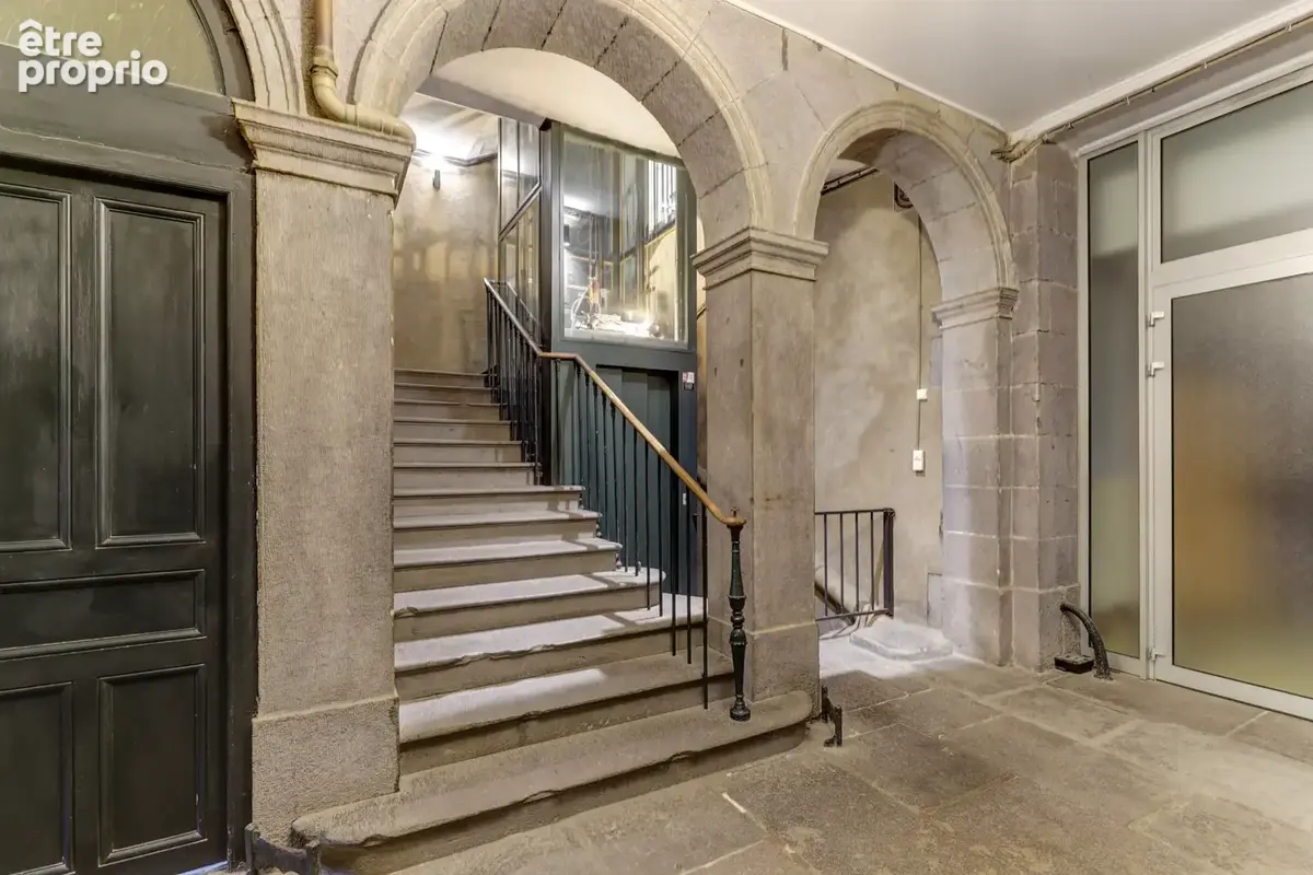 Grand appartement dans immeuble Ancien situé sur le plateau central avec charme - photo 23