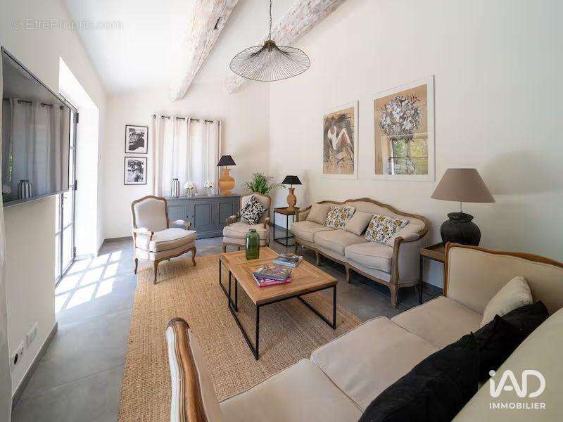 Maison 142 m² à Eygalieres  - photo 5