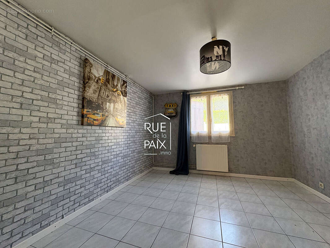 Maison à EXIREUIL
