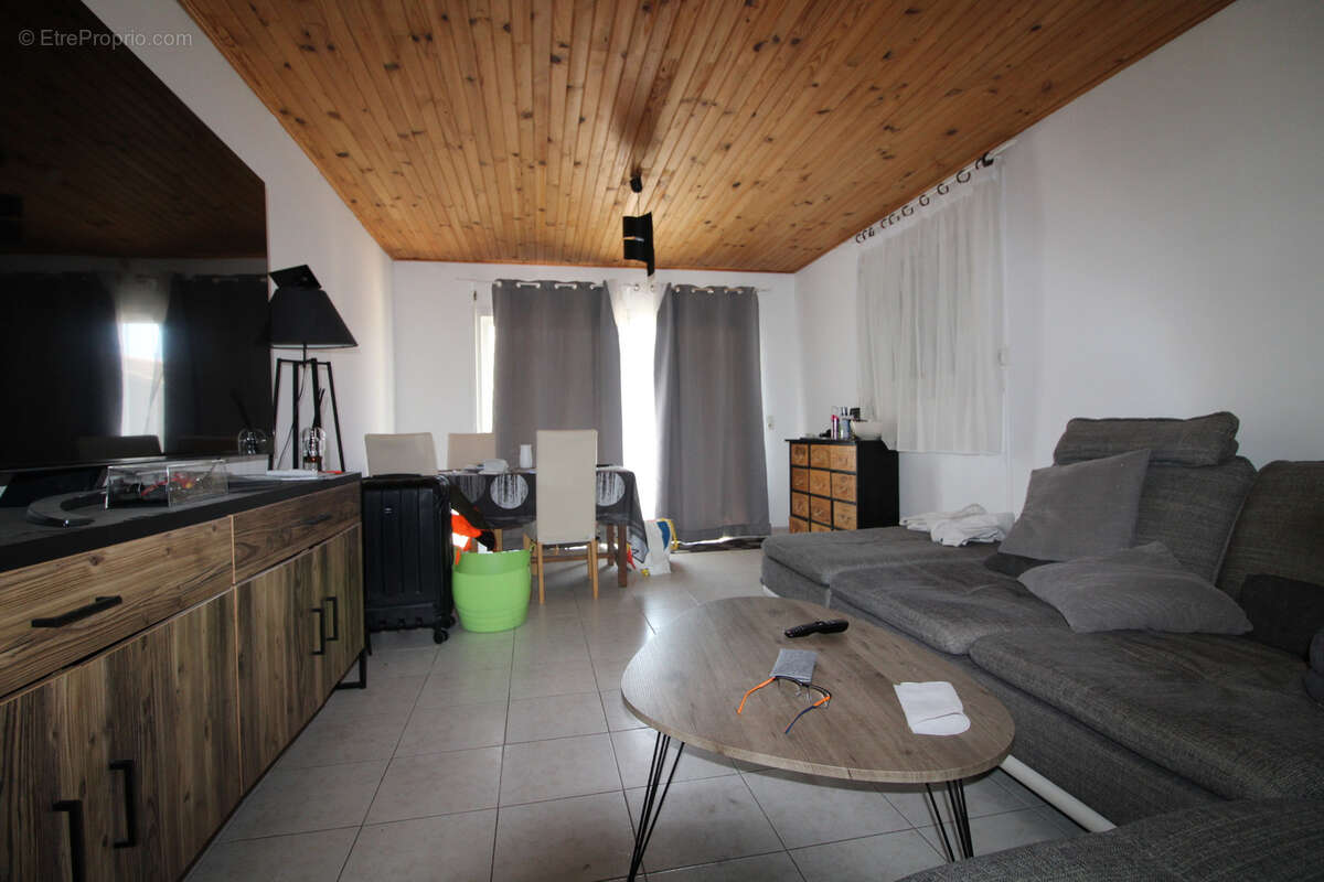 Maison à SAINT-JULIEN-DE-CASSAGNAS