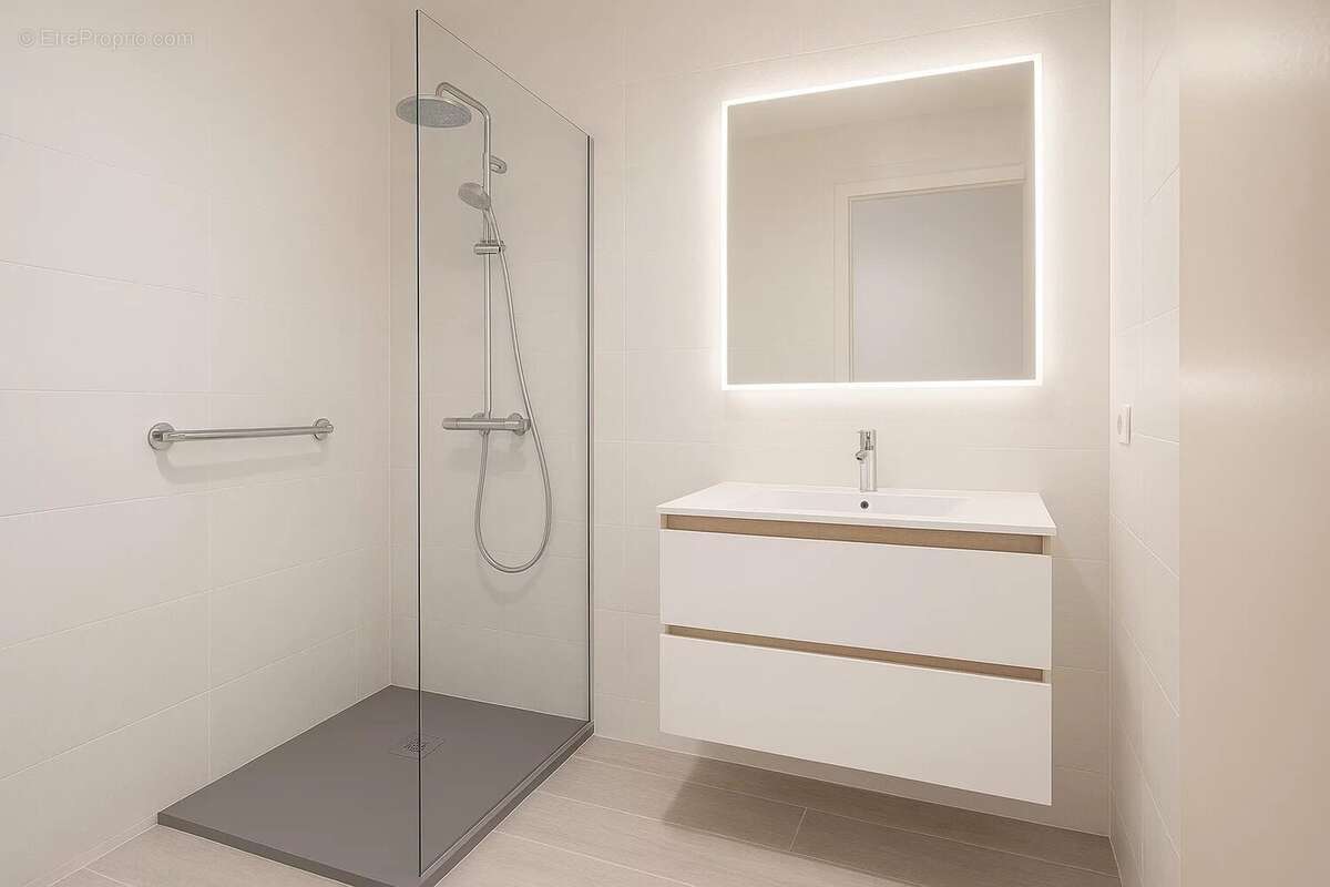 Appartement à VALLAURIS