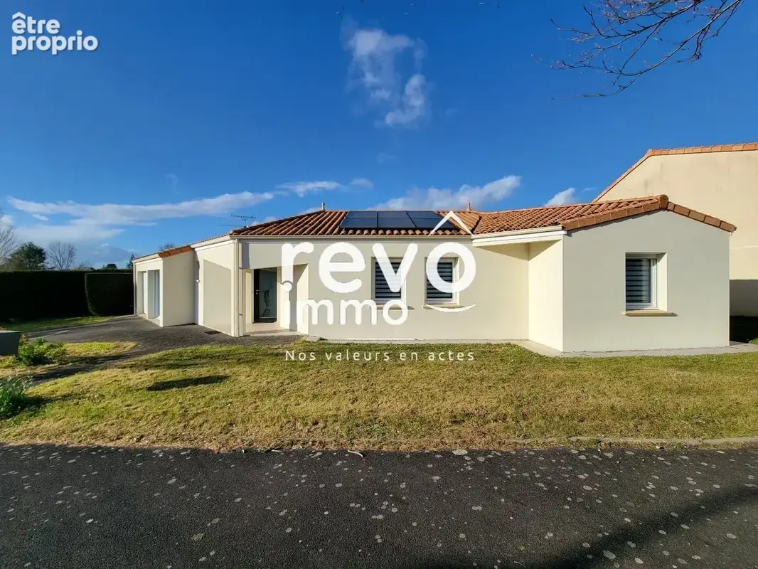 Maison 120 m² à Saint-Pierre-Montlimart  - photo 8