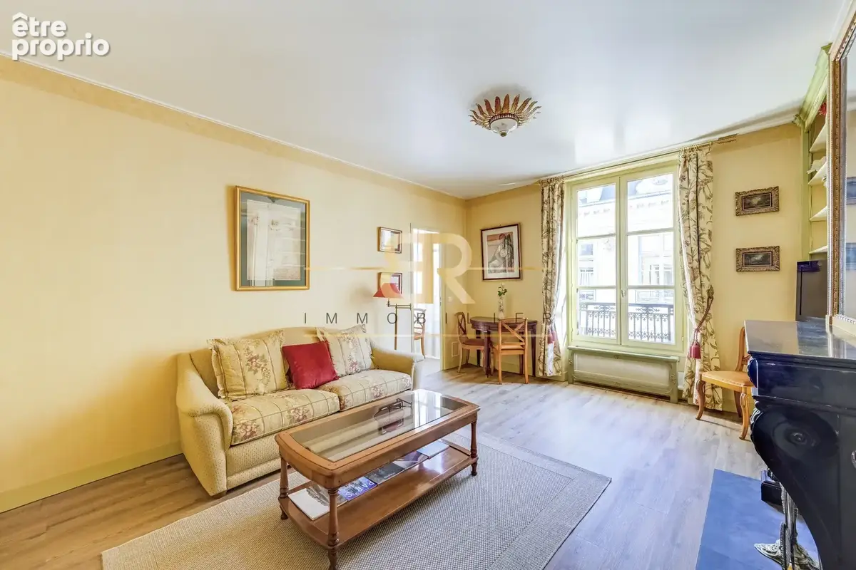 Appartement à PARIS-2E
