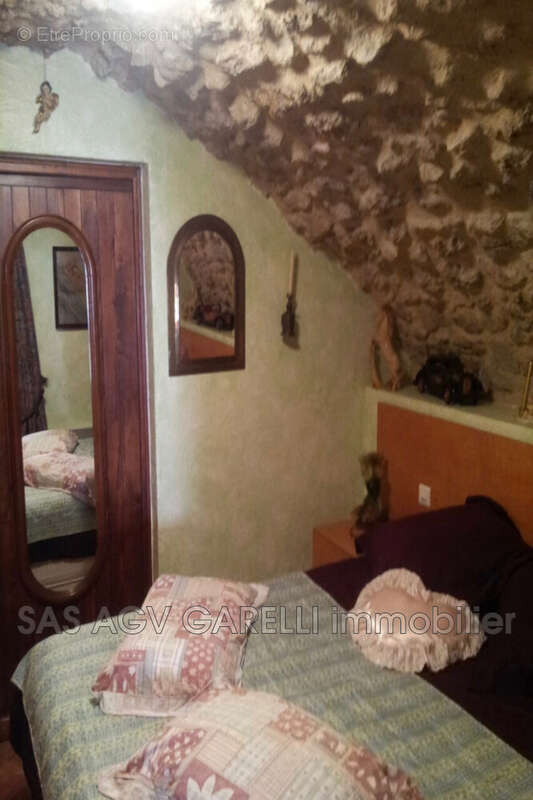 Maison à ARTIGNOSC-SUR-VERDON