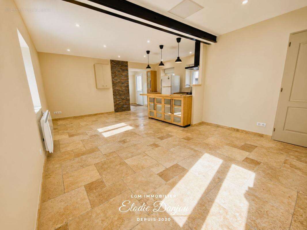 Maison de caractère entièrement rénovée – Vie de plain-pied – 2 chambres – Terrain clos – Proche Morée et Châteaudun - photo 3