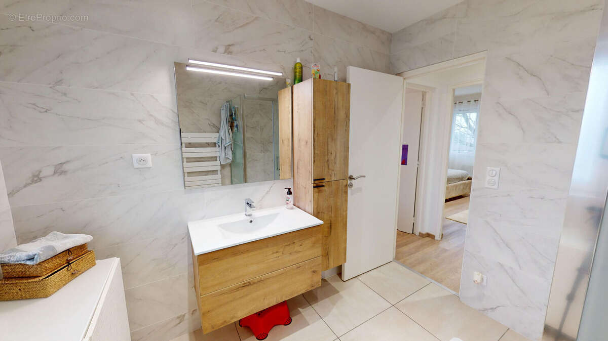 Maison à COULANGES-LES-NEVERS