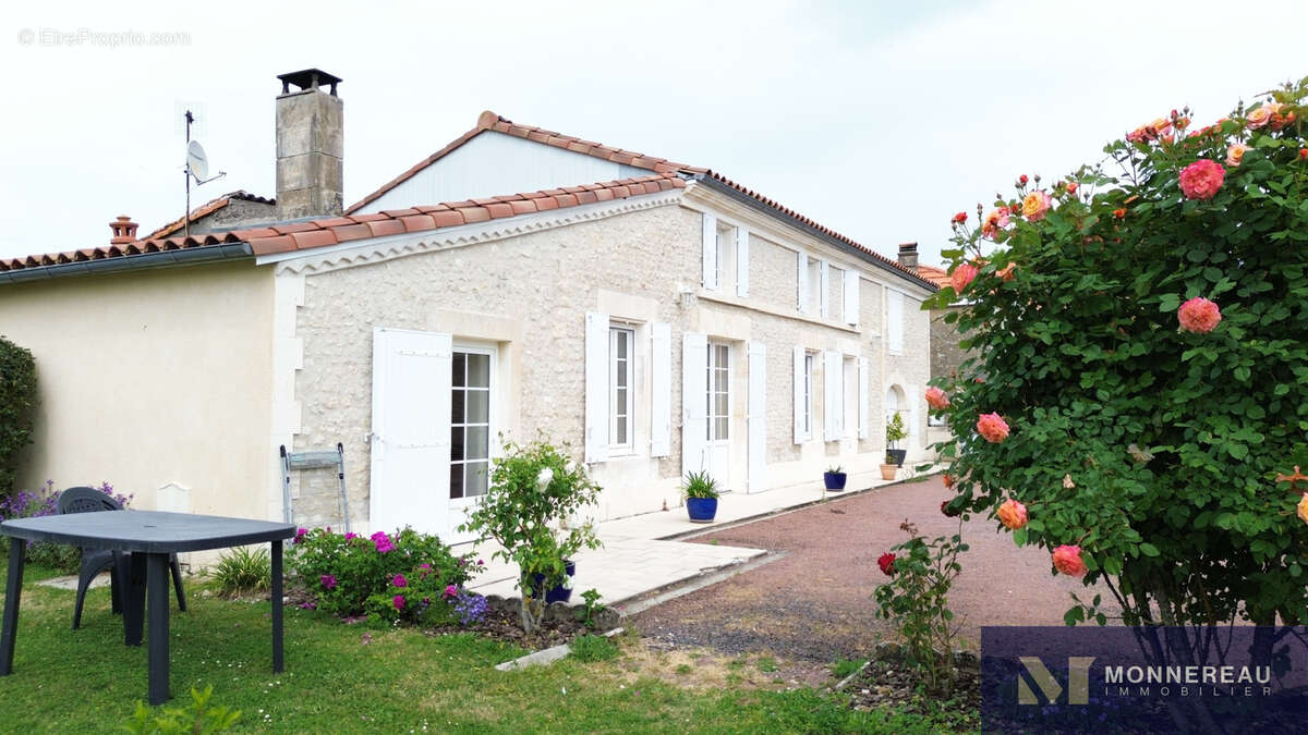 Maison à SAINT-EUGENE