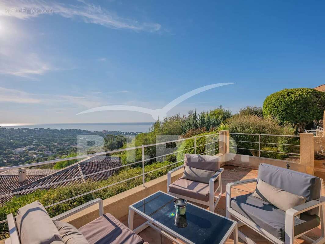 Maison à LES ISSAMBRES