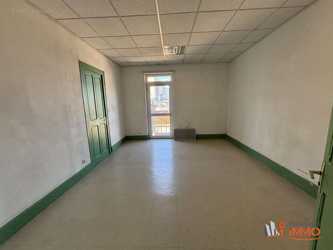 Maison 290 m² à Saint-Romain-Le-Puy  - photo 7