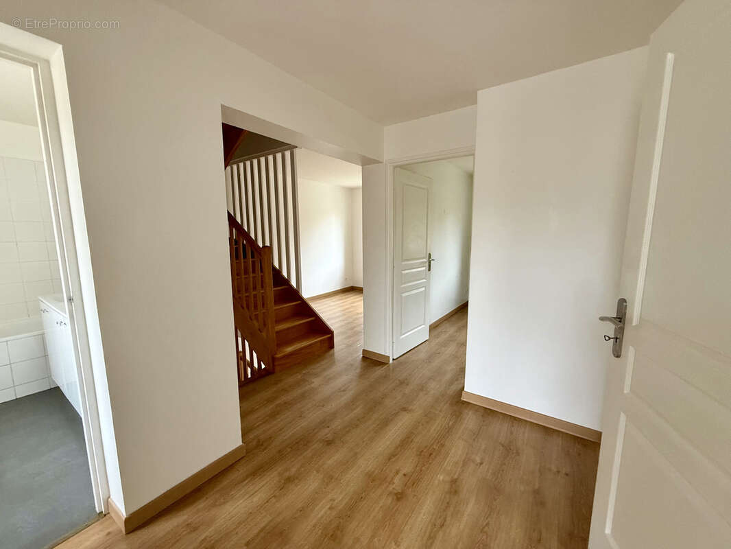 Maison à MORAINVILLIERS