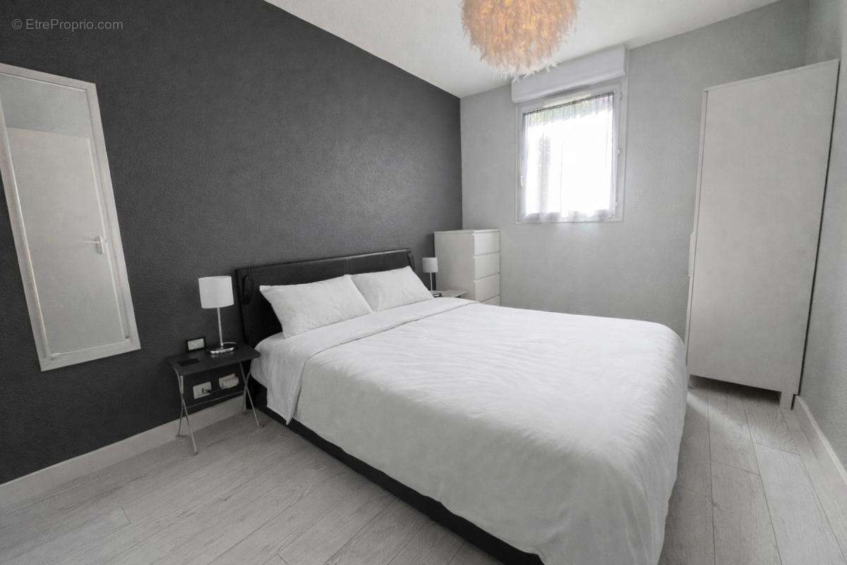 Appartement à LESPINASSE