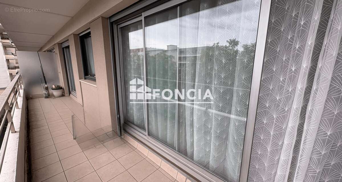 Appartement à FRESNES