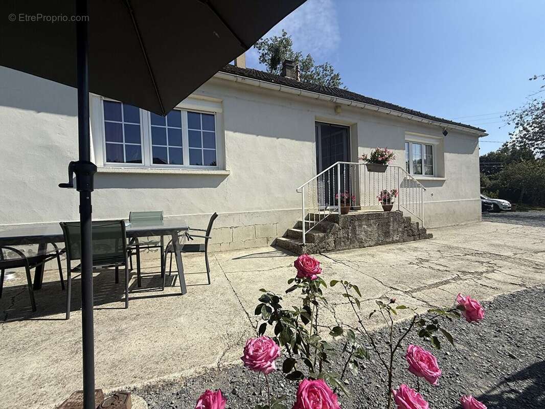 Maison à SAINT-OUEN-LE-HOUX
