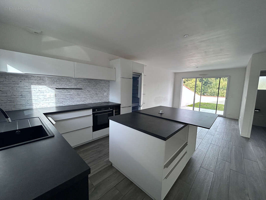 Maison à BOUGUENAIS