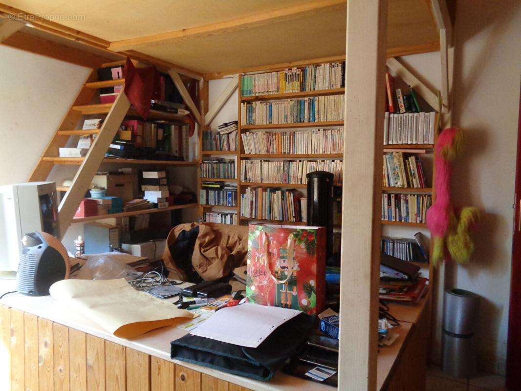 Coubon(43), maison de 240 m2 habitables, 4 chambres sur 1440 m2 de terrain - photo 6