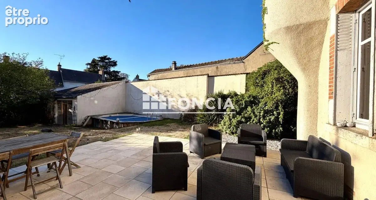 Orléans SAINT-MARCEAU, Maison Bourgeoise de 9 pièces - Piscine, garage double et grand jardin - photo 4